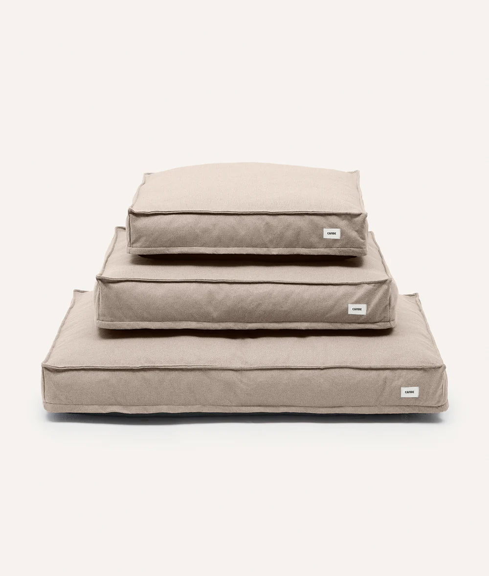 Beiges Hundebett, Cuadra