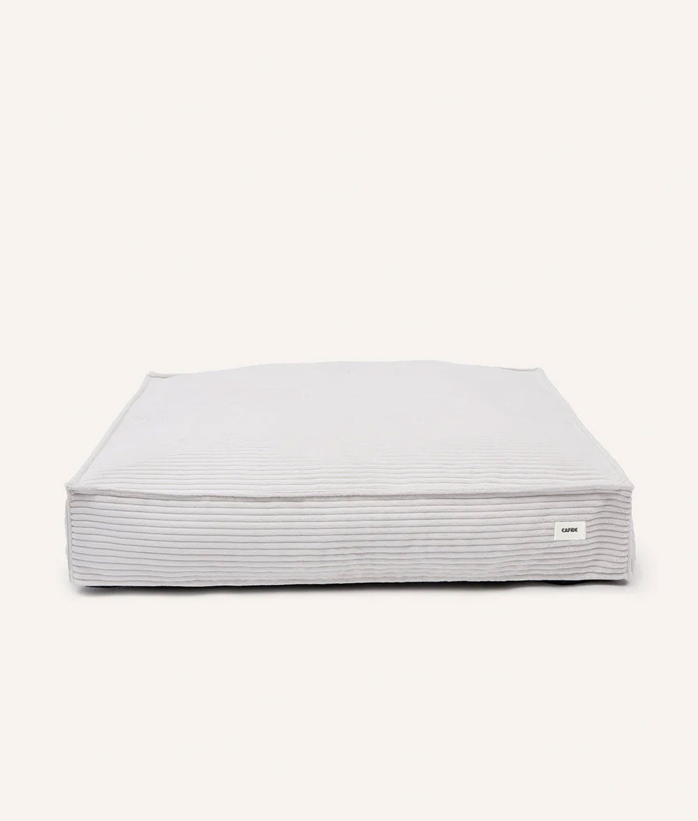 White Corduroy Dog Bed, Cuadra