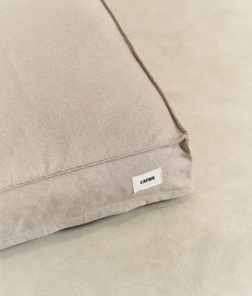 Beiges Hundebett, Cuadra