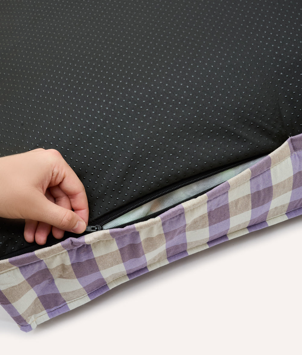Vichy Violet Dog Bed, Cuadra