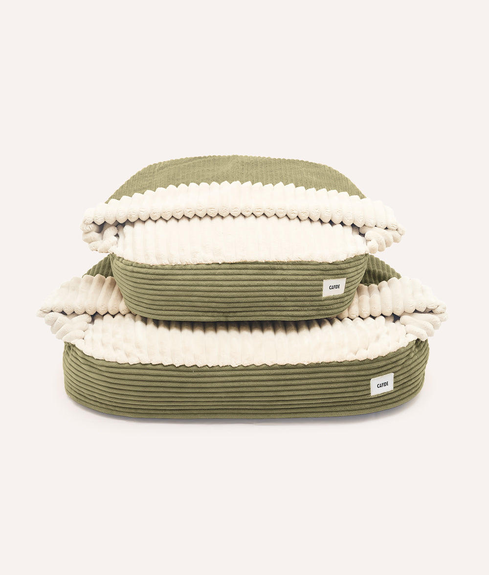 Grünes Hundebett mit Kapuze aus Cord, Maso