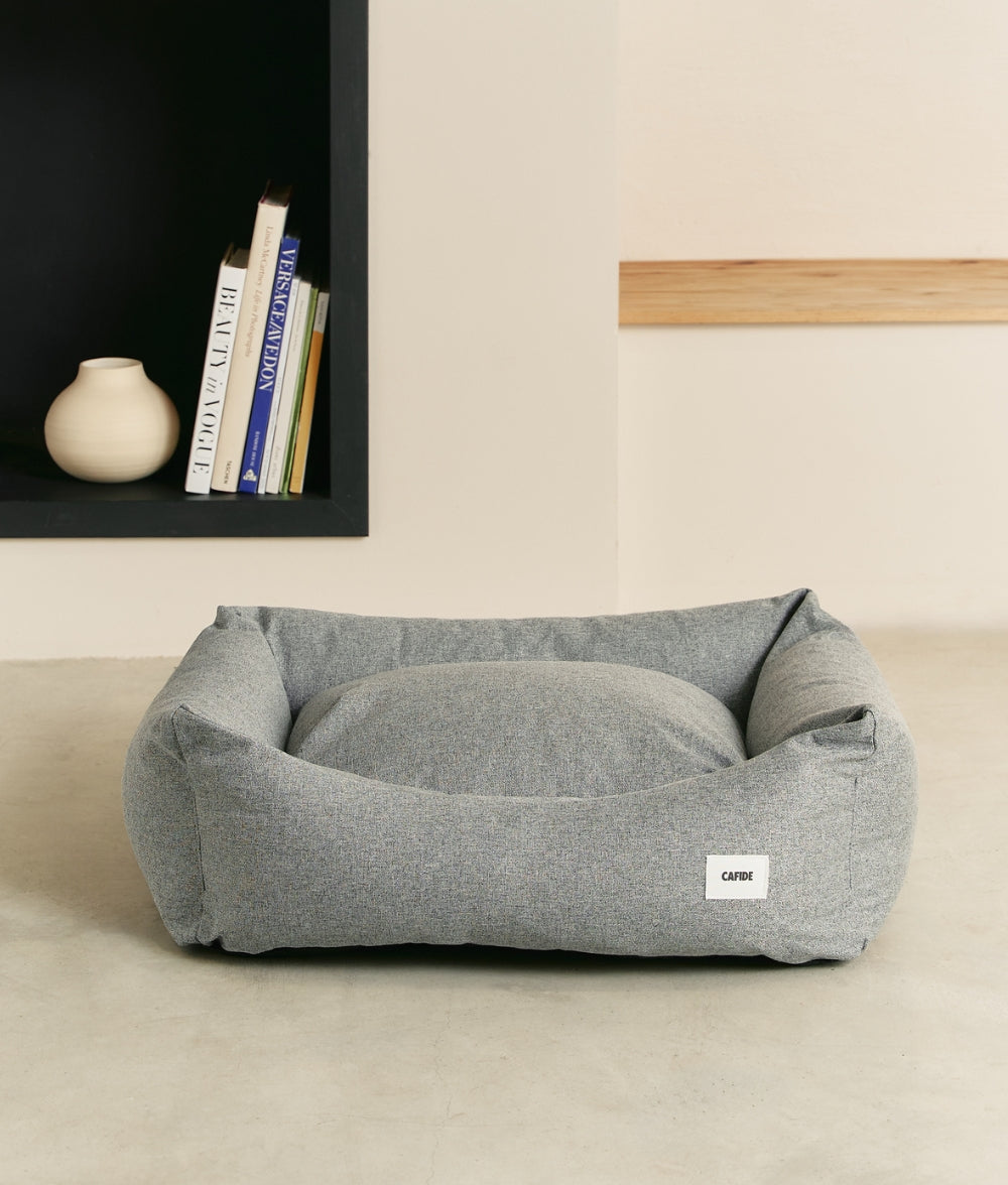 Graues Hundebett, Snozy