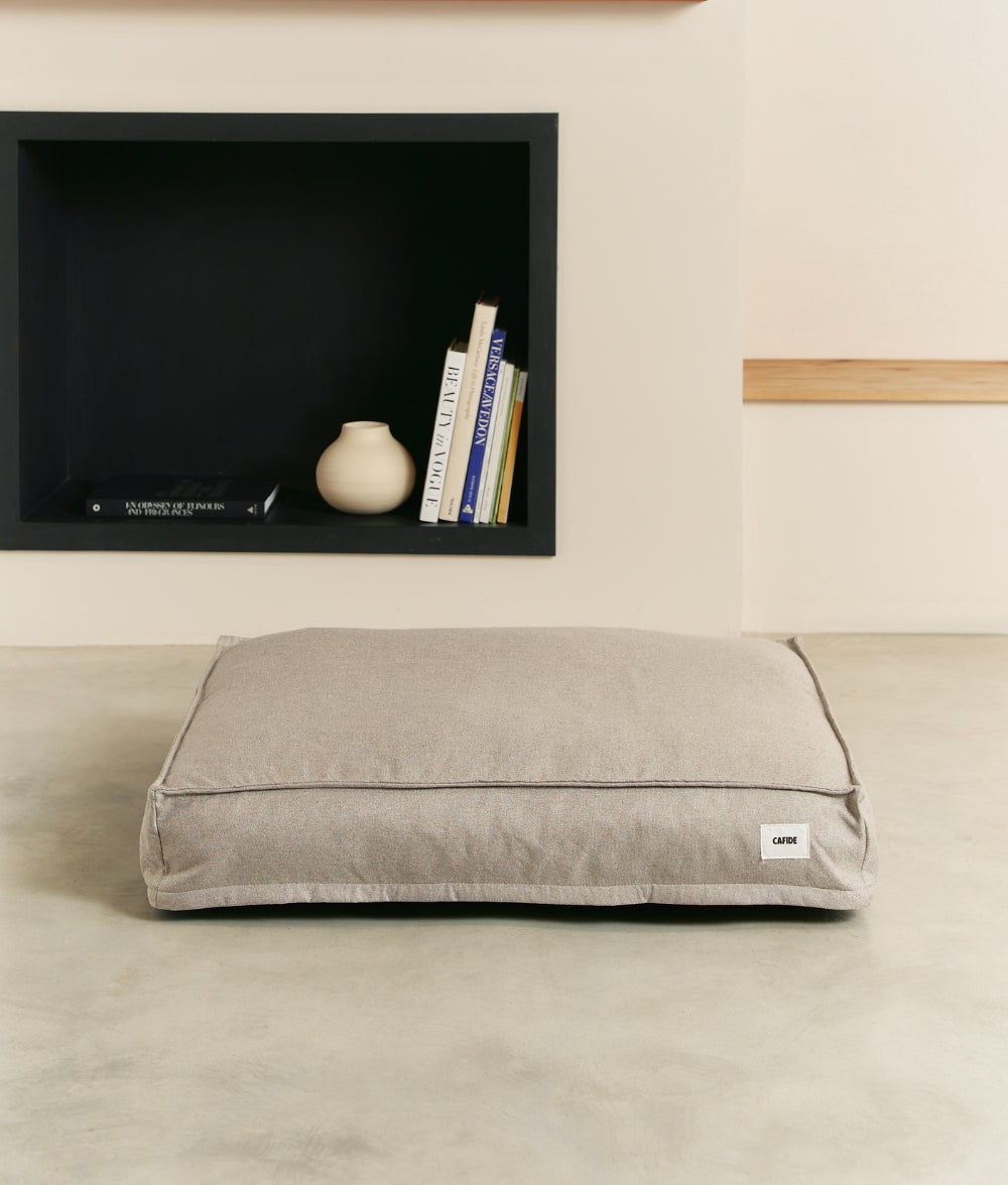 Beiges Hundebett, Cuadra